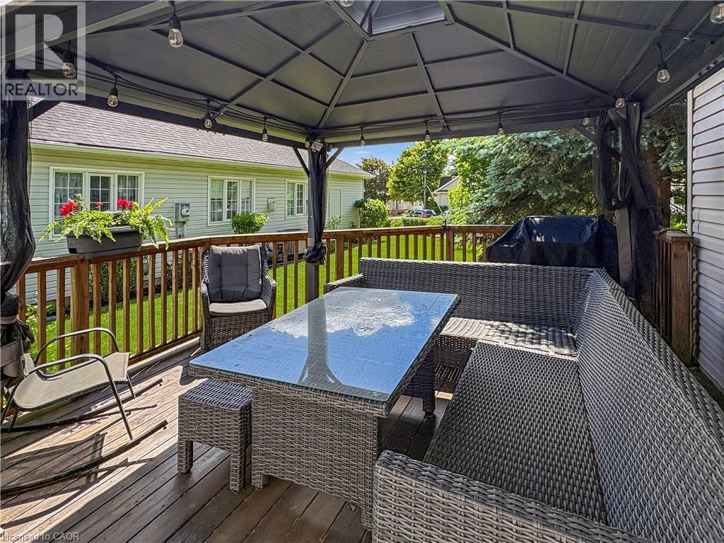 232 SILVERBIRCH Boulevard - 28