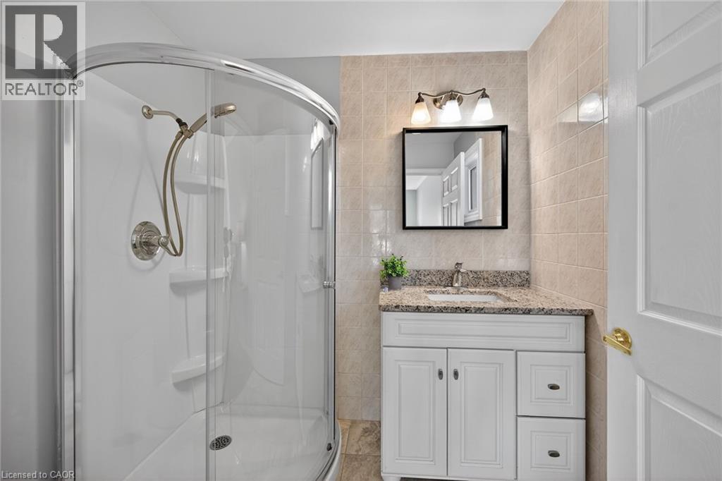 232 SILVERBIRCH Boulevard - 21