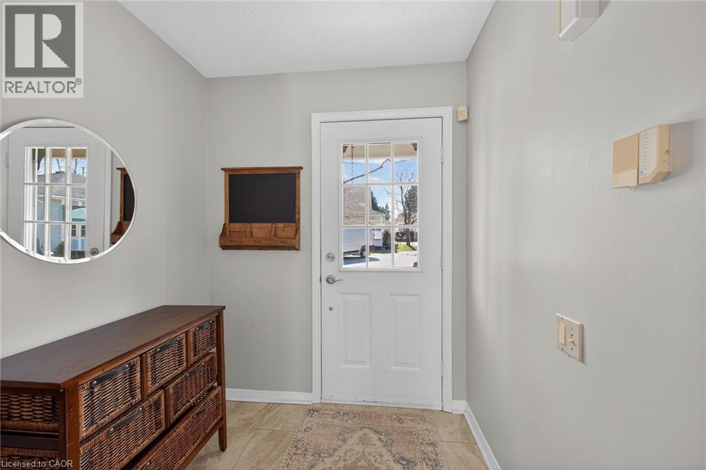 232 SILVERBIRCH Boulevard - 4