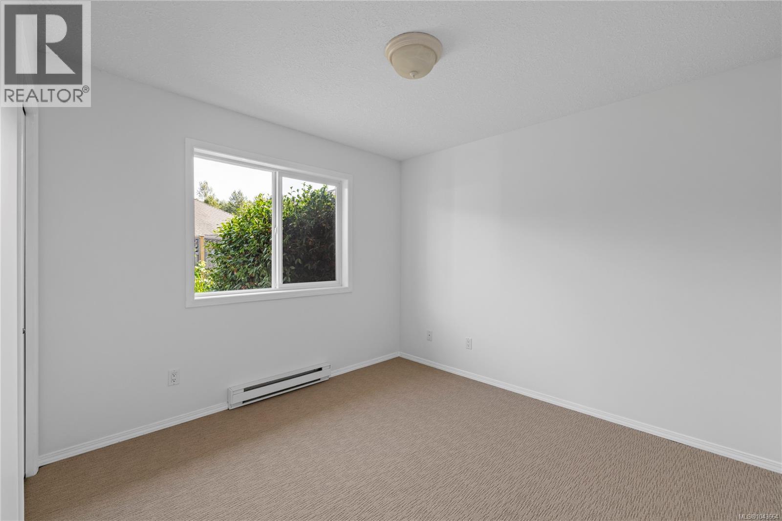 238 Strawberry Cres - 11