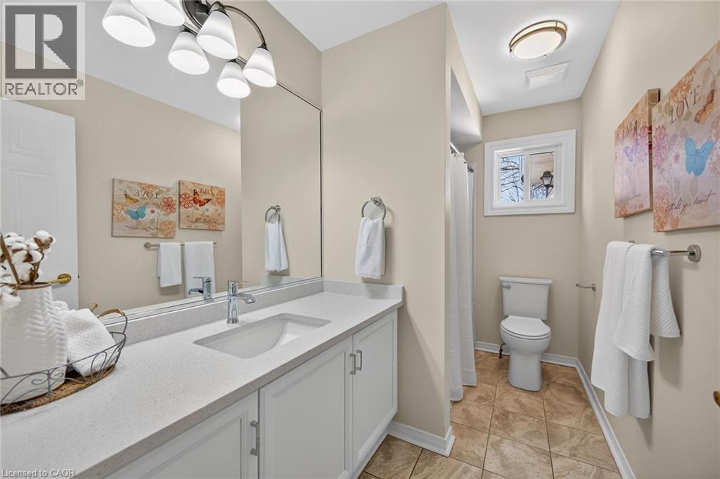 232 SILVERBIRCH Boulevard - 23