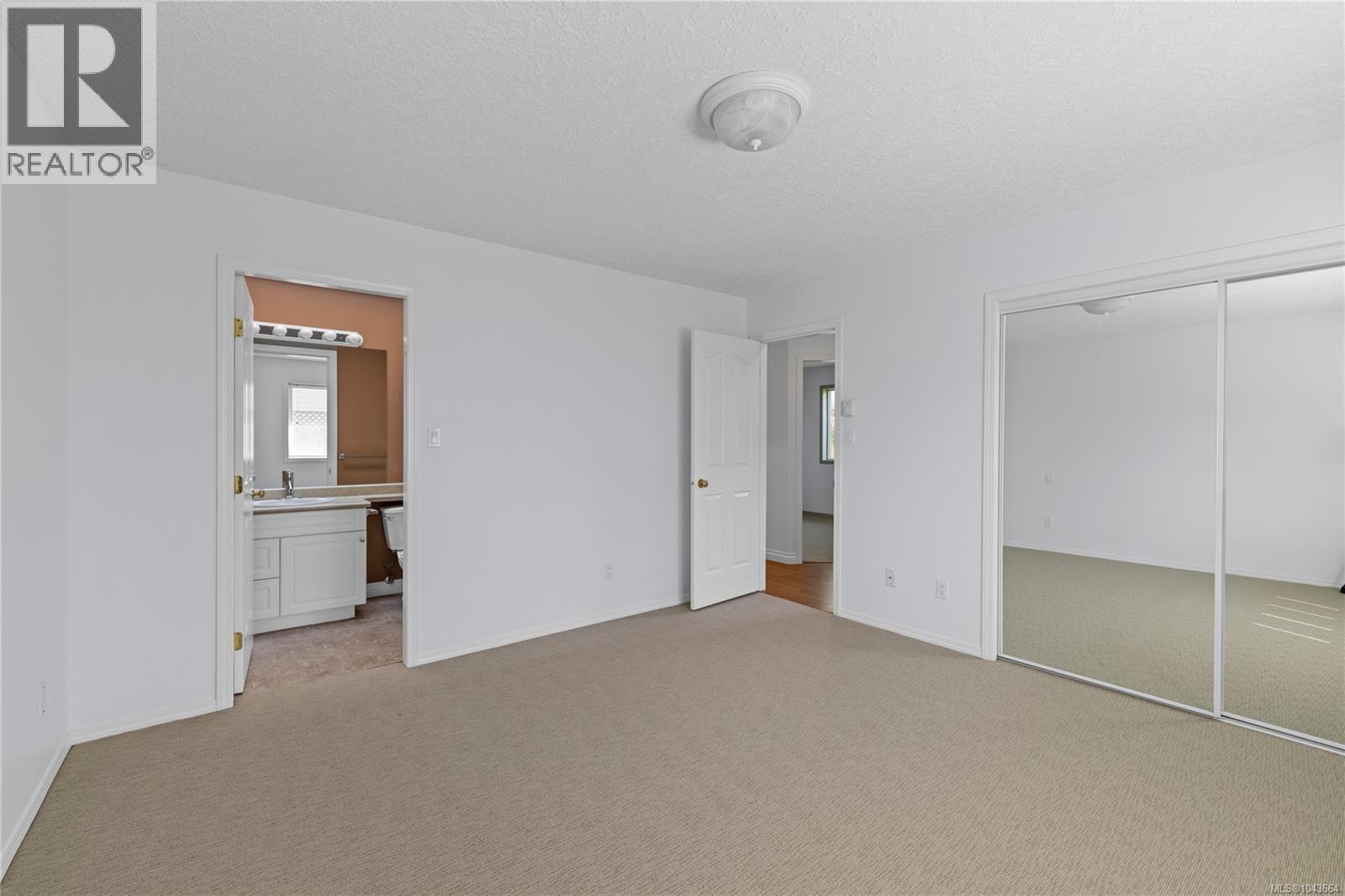 238 Strawberry Cres - 8