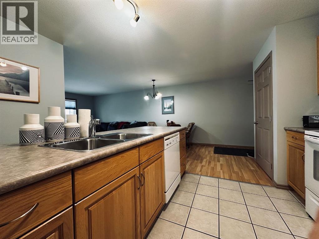#203A 6608 42 Street - 11