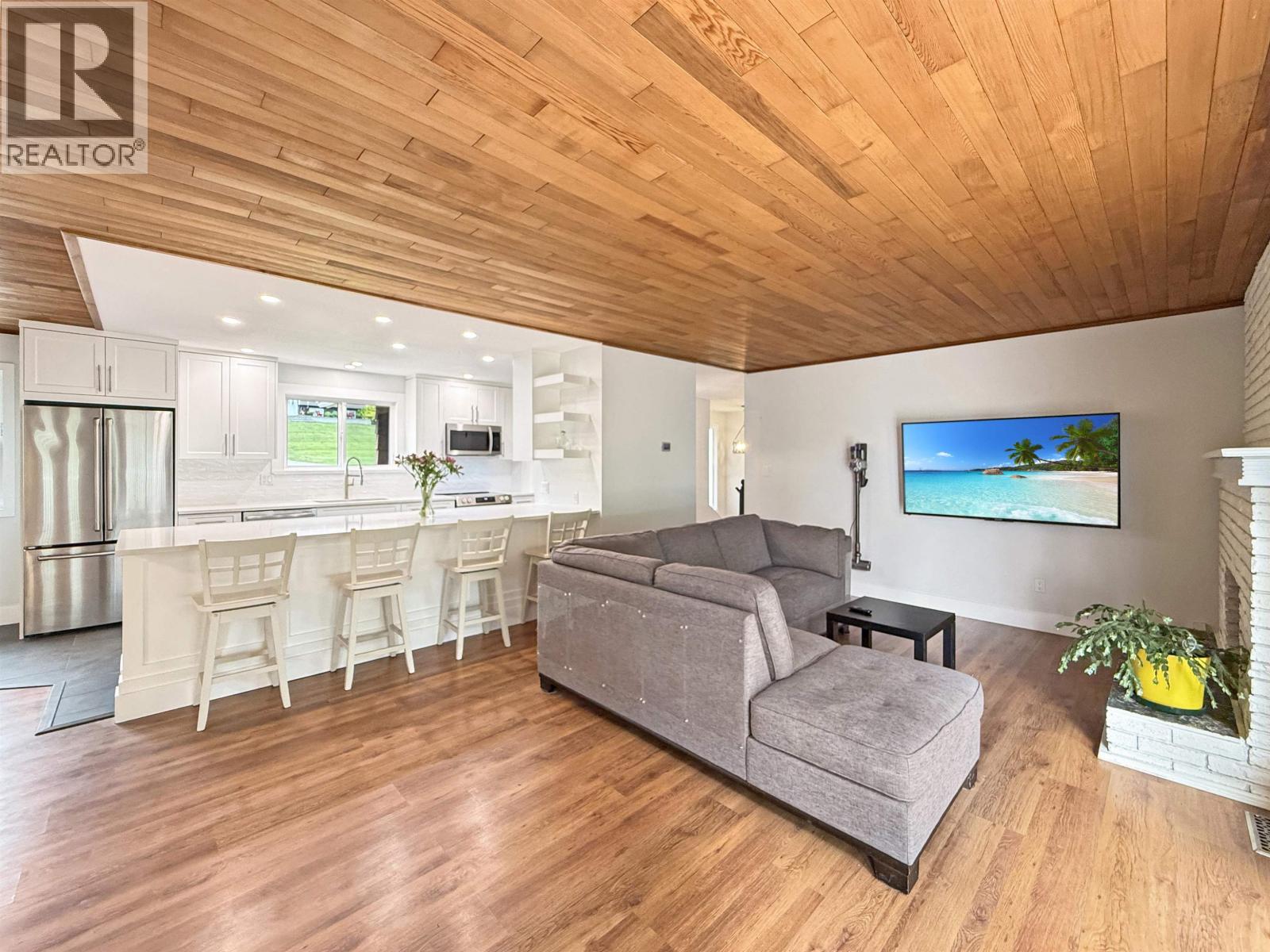 2555 WALLACE PLACE - 12