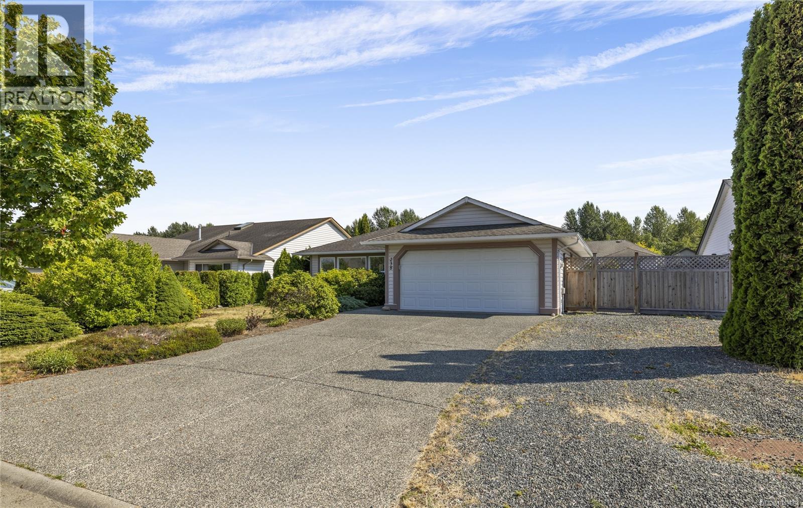238 Strawberry Cres - 24