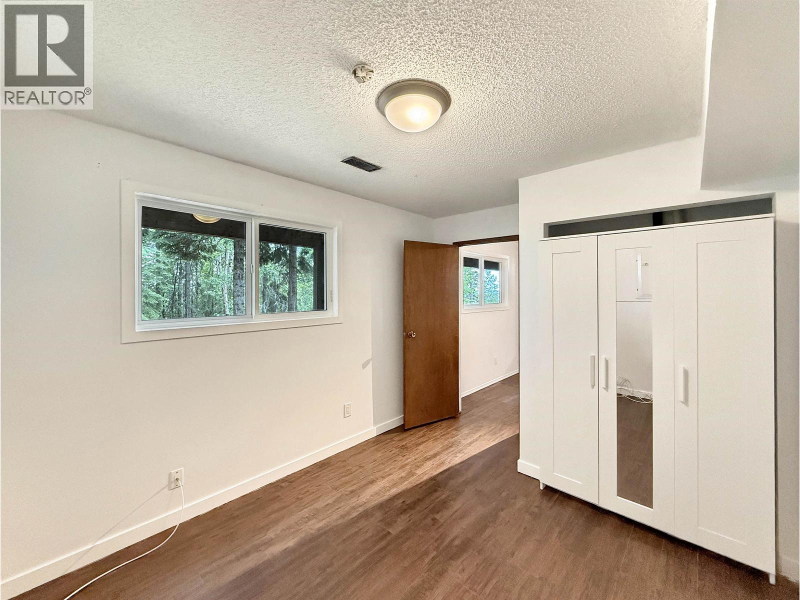 2555 WALLACE PLACE - 33