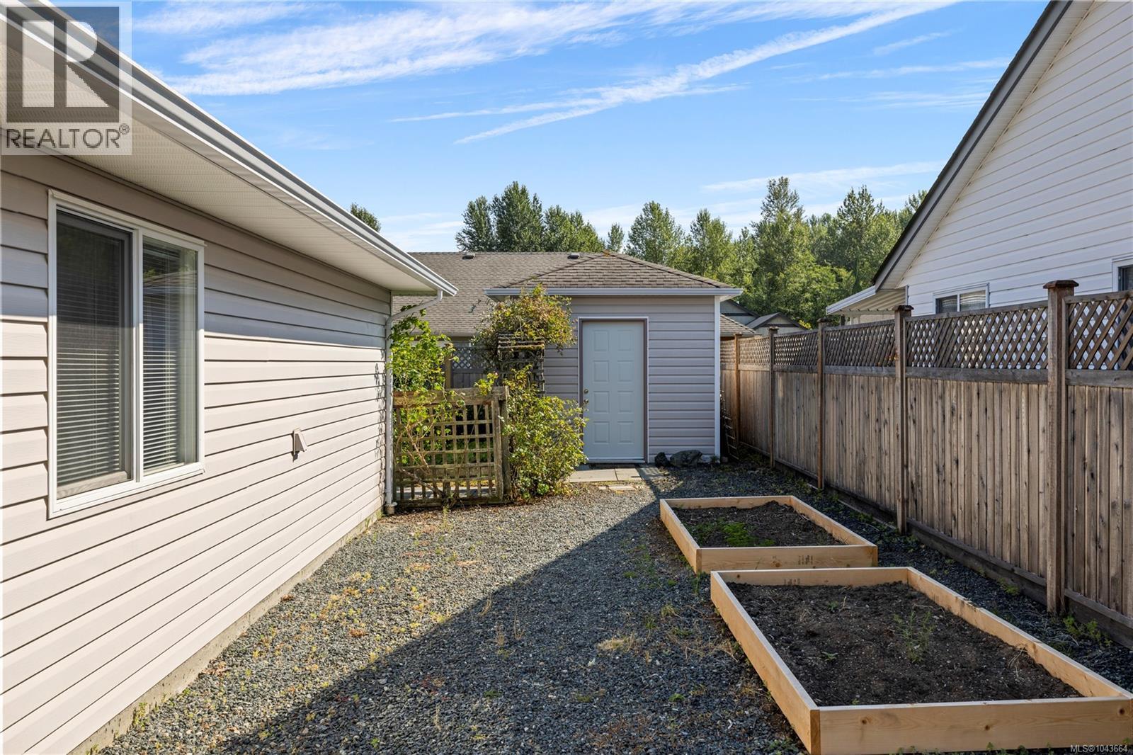 238 Strawberry Cres - 37