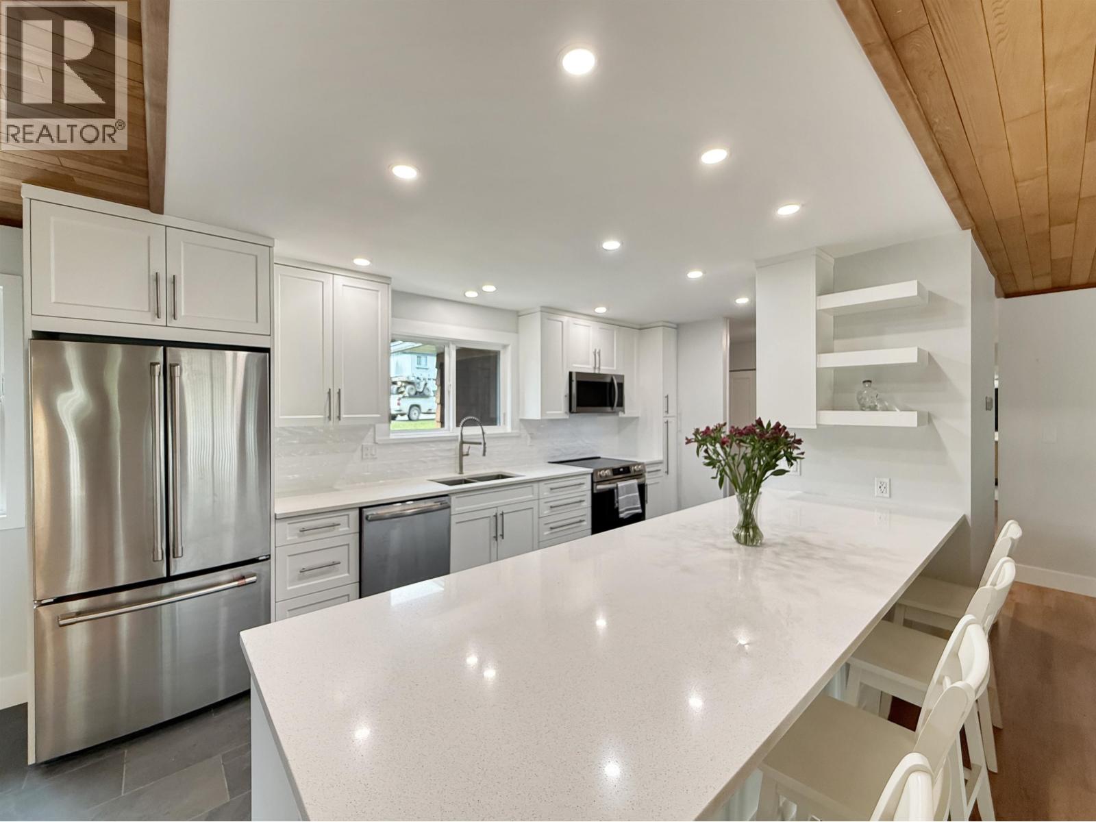 2555 WALLACE PLACE - 14
