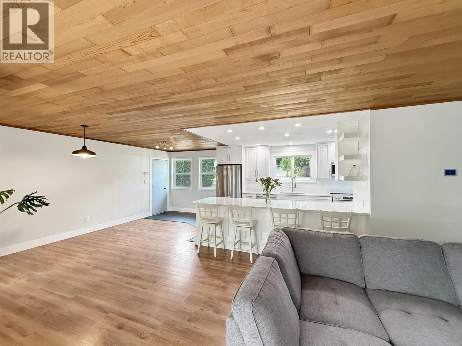 2555 WALLACE PLACE - 10