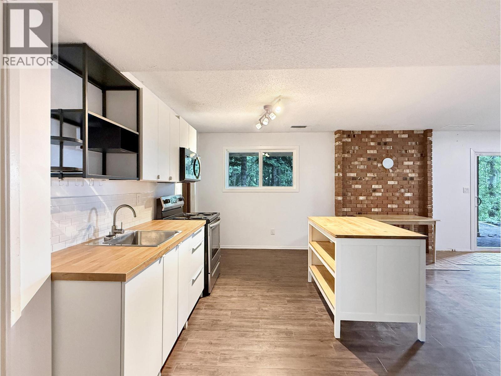 2555 WALLACE PLACE - 29