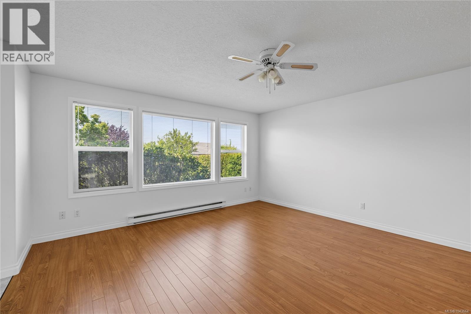 238 Strawberry Cres - 28