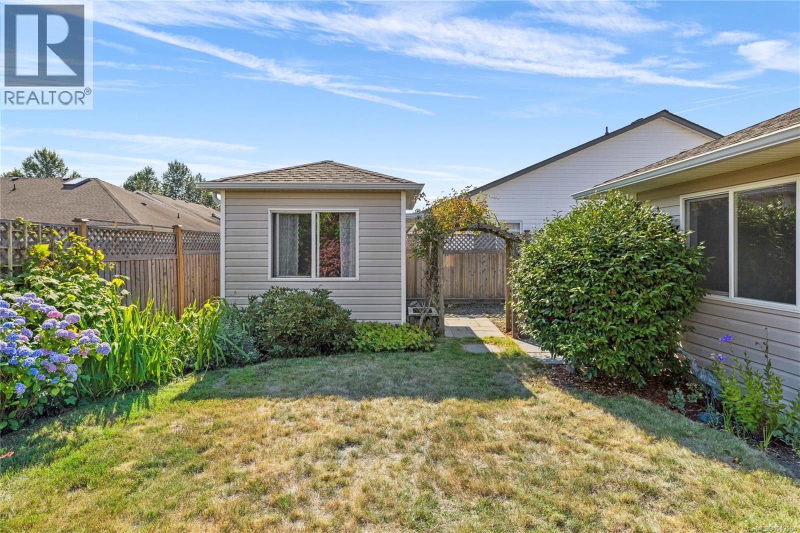 238 Strawberry Cres - 38