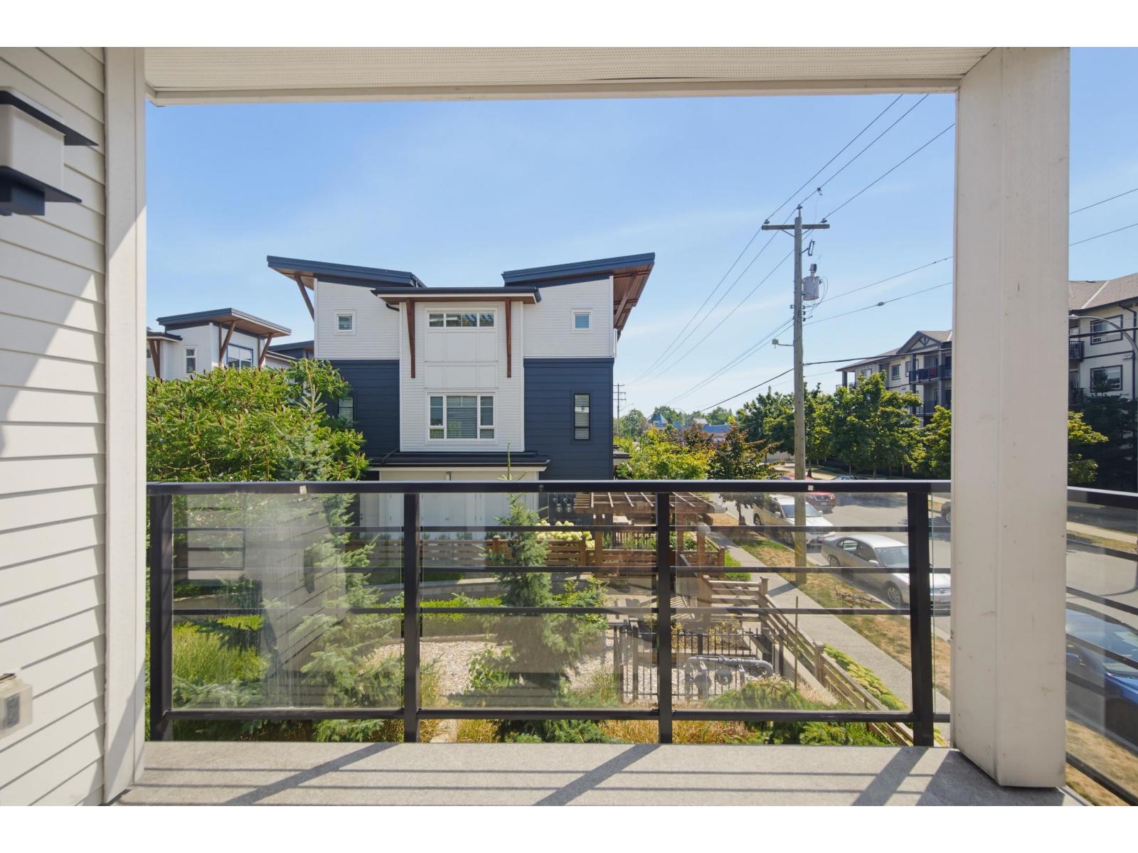 202 22136 49 AVENUE, Langley
