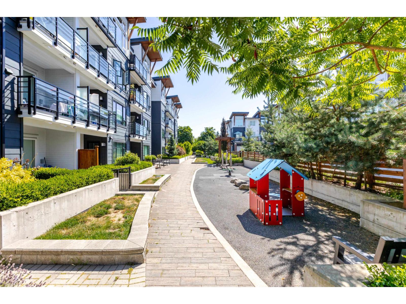 202 22136 49 AVENUE, Langley