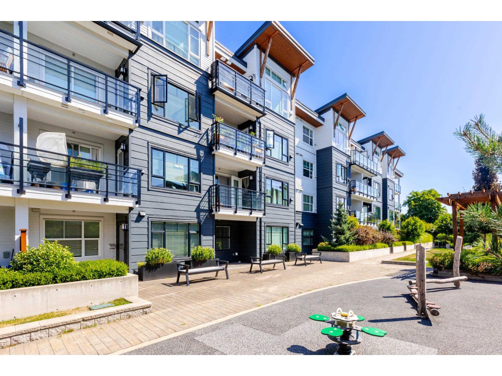 202 22136 49 AVENUE, Langley