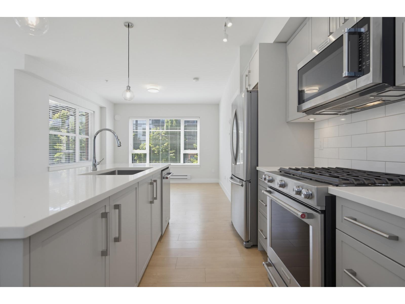 202 22136 49 AVENUE, Langley