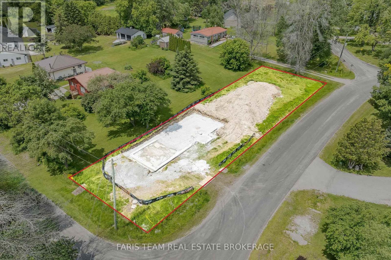 4138 FOUNTAIN DRIVE - 2