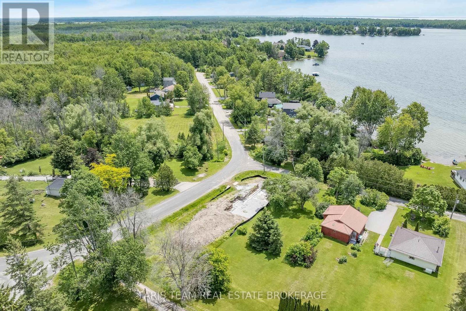 4138 FOUNTAIN DRIVE - 5