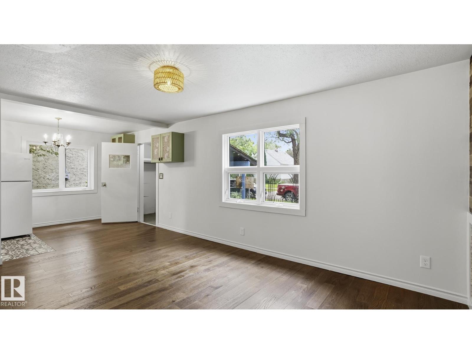 11617 84 ST NW - 17