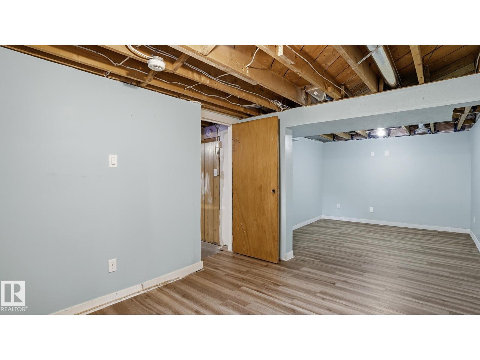 11617 84 ST NW - 32