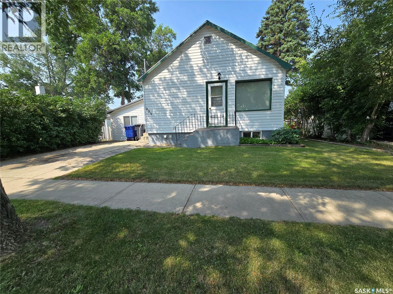 223 9TH STREET - 1