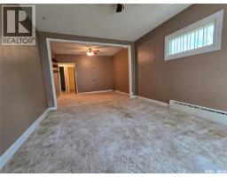 3pc Bathroom - 223 9th Street, Weyburn, SK S4H1E9 Photo 7
