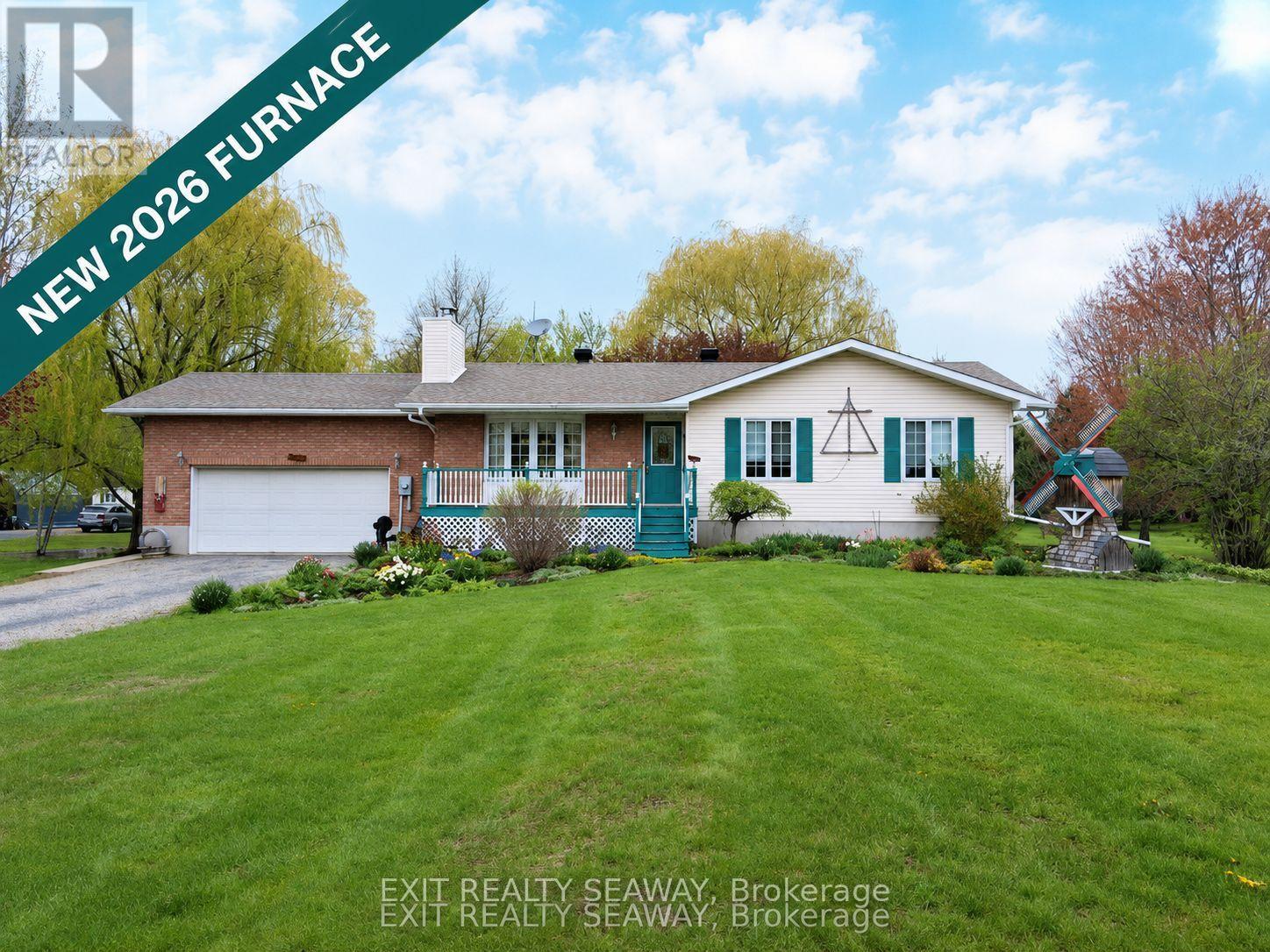 4557 CARMAN ROAD N - 1