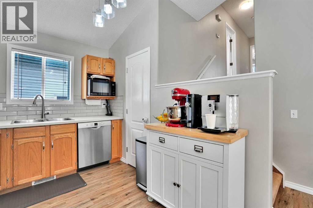 7237 Laguna Way NE - 10
