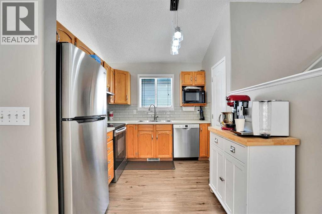 7237 Laguna Way NE - 8