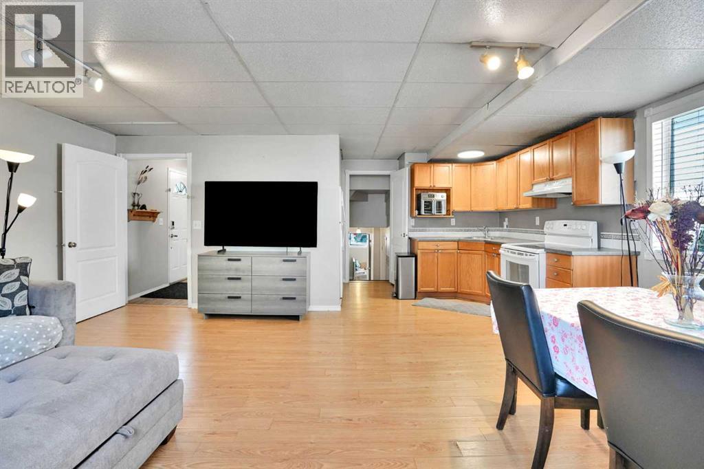 7237 Laguna Way NE - 26