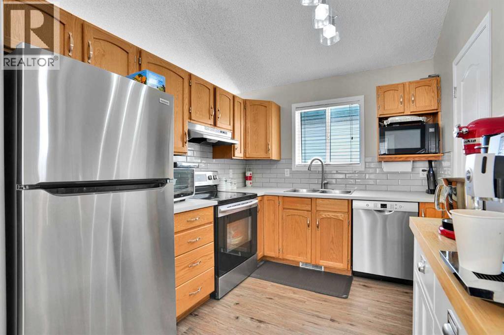 7237 Laguna Way NE - 9