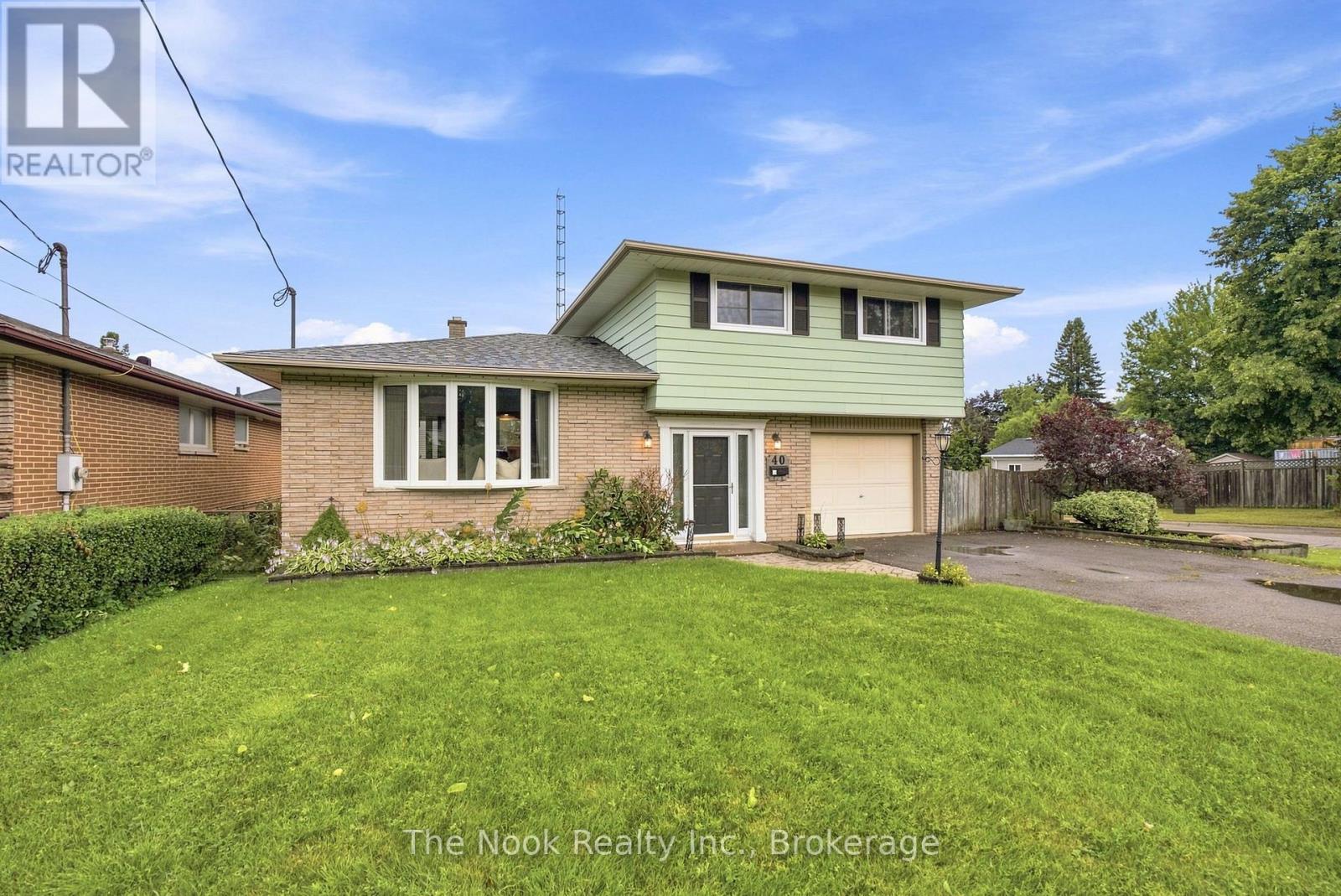 40 KEEWATIN STREET S - 2