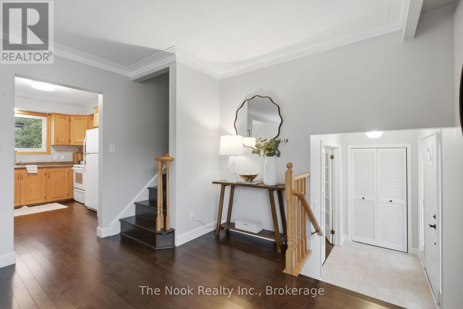 40 KEEWATIN STREET S - 22