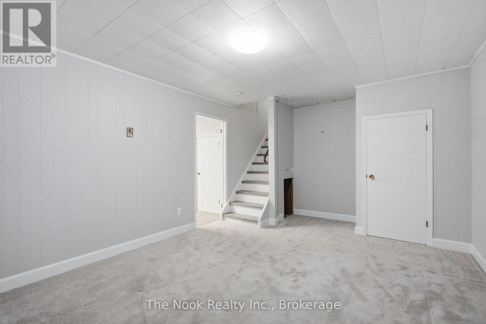 40 KEEWATIN STREET S - 39