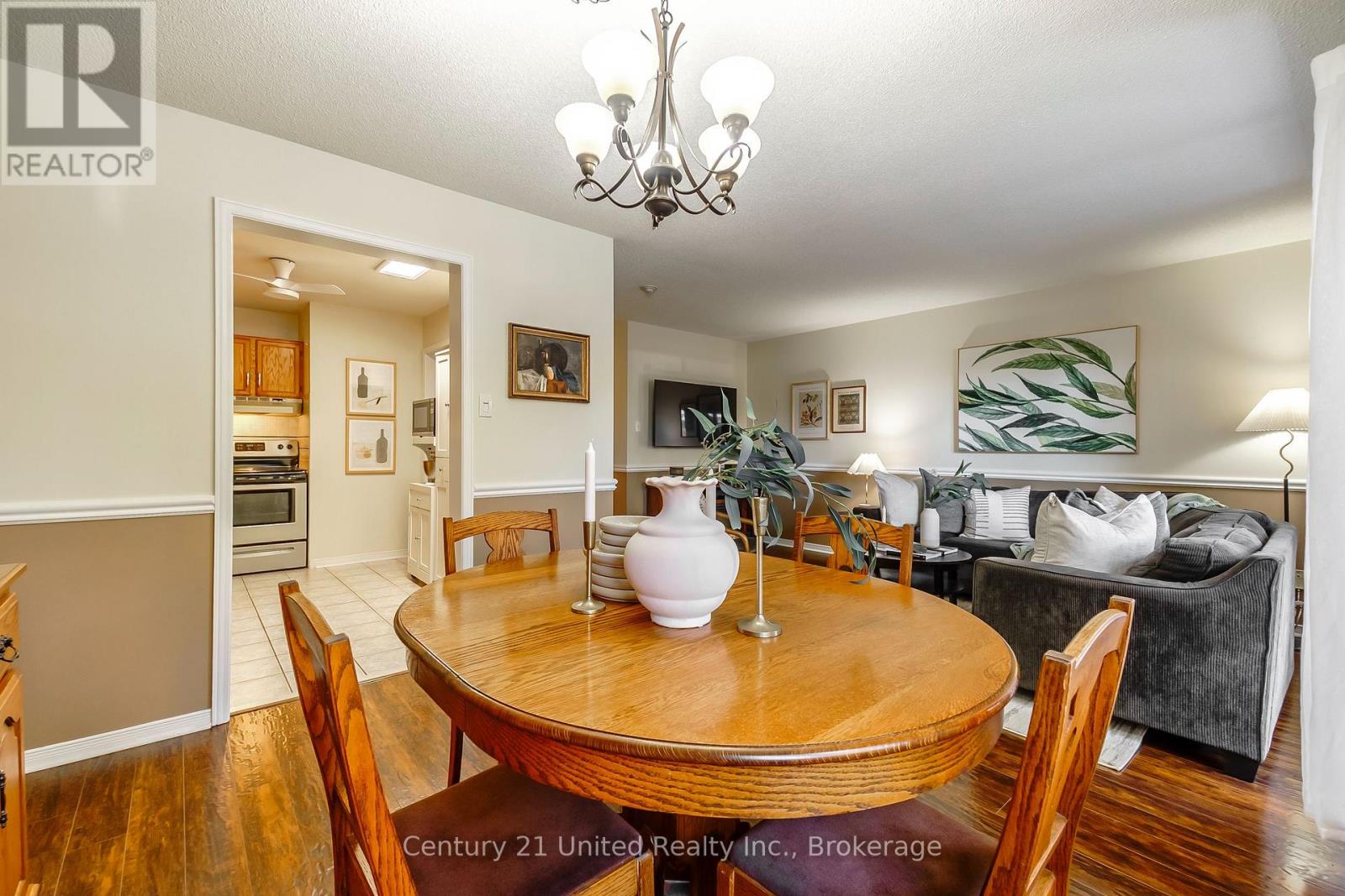 #15 36 CHAMPLAIN CRESCENT - 11