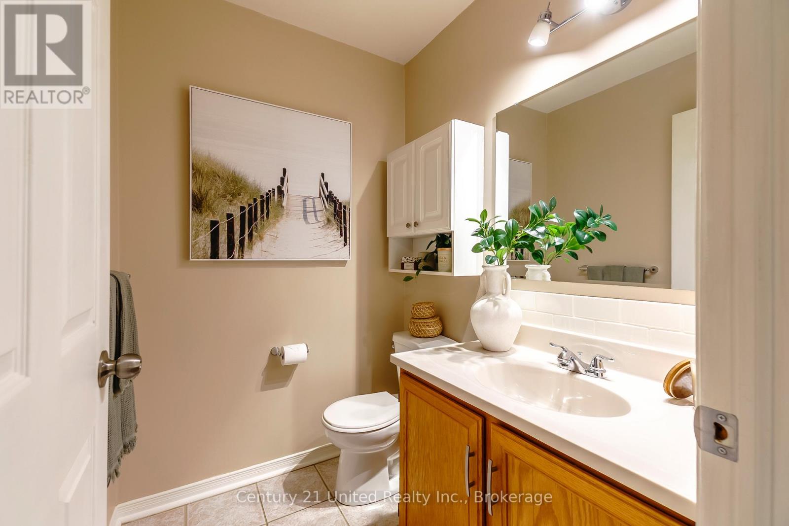 #15 36 CHAMPLAIN CRESCENT - 19