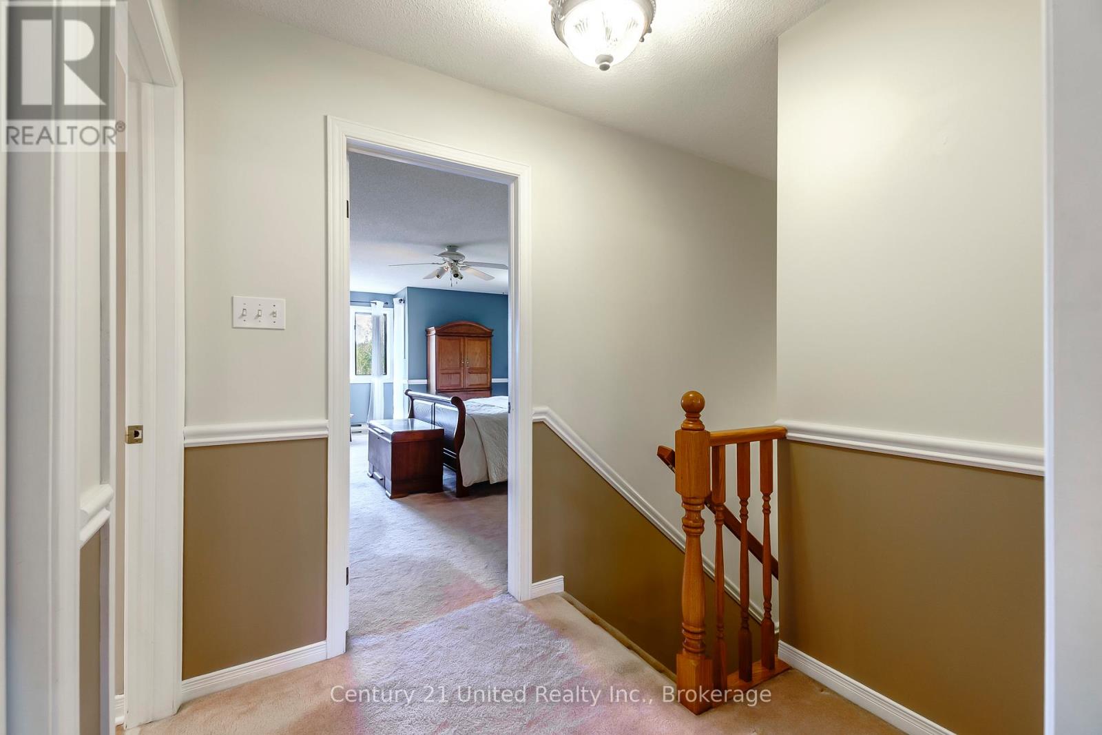 #15 36 CHAMPLAIN CRESCENT - 21
