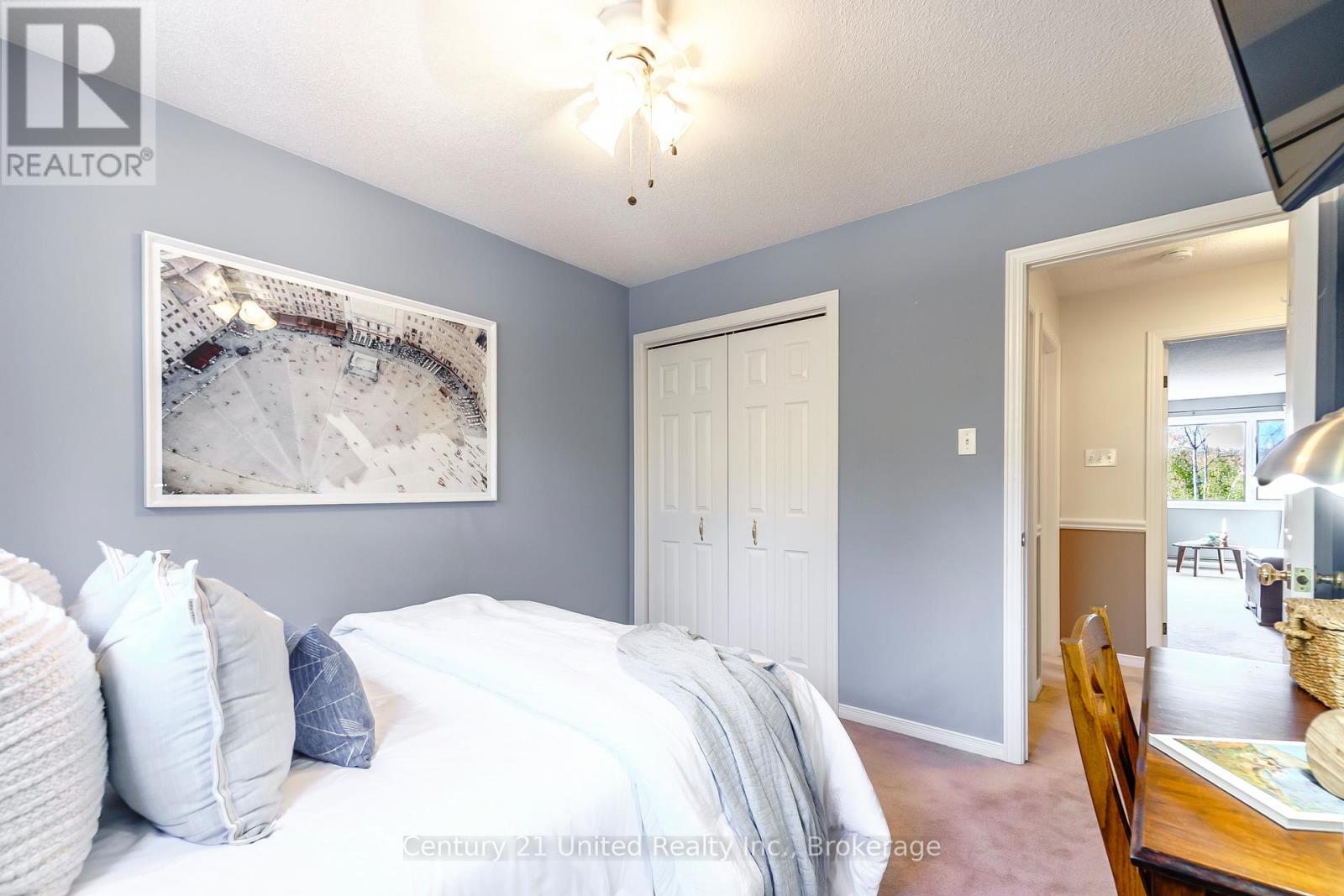 #15 36 CHAMPLAIN CRESCENT - 32