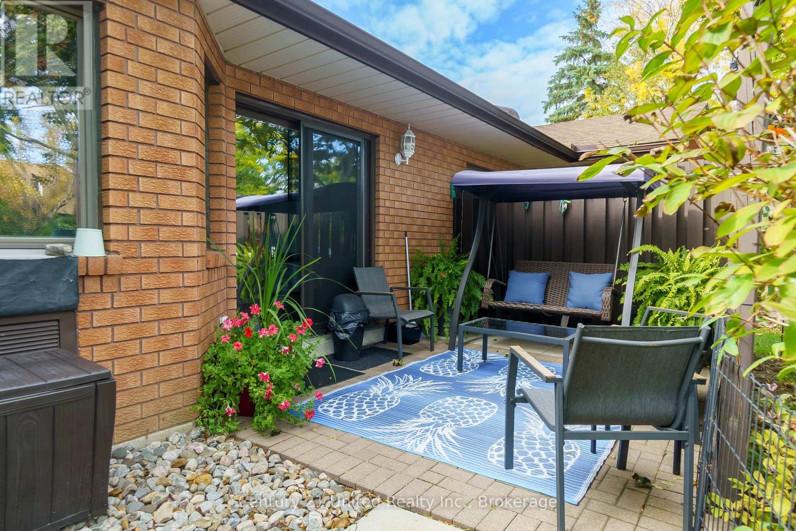 #15 36 CHAMPLAIN CRESCENT - 38