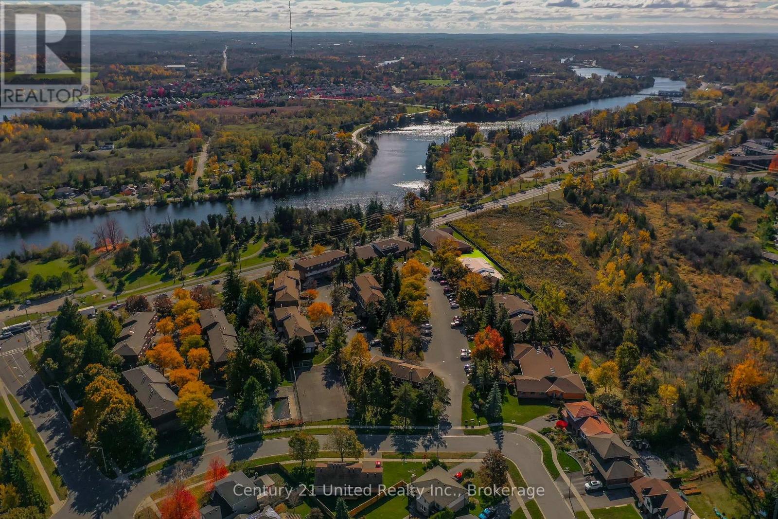 #15 36 CHAMPLAIN CRESCENT - 41