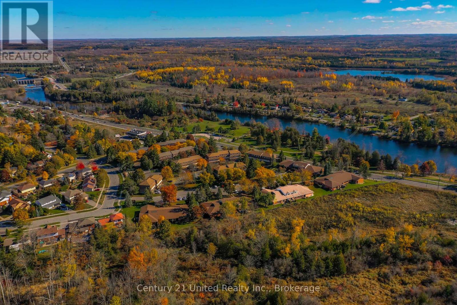 #15 36 CHAMPLAIN CRESCENT - 42