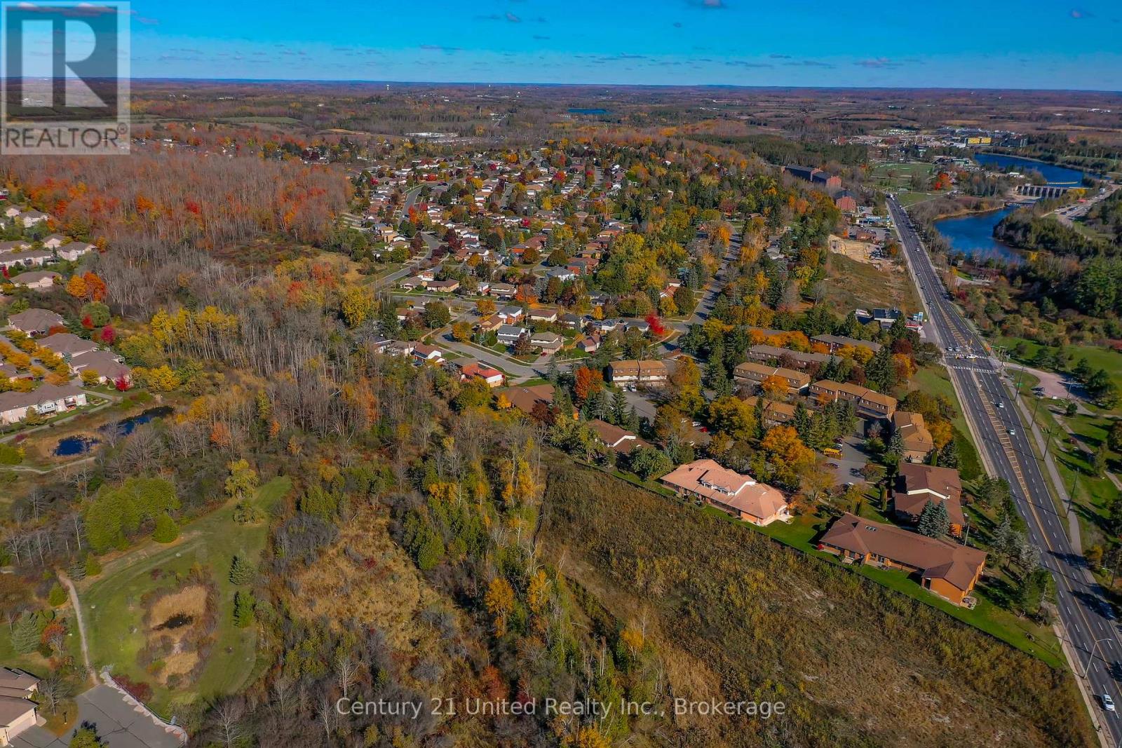 #15 36 CHAMPLAIN CRESCENT - 43