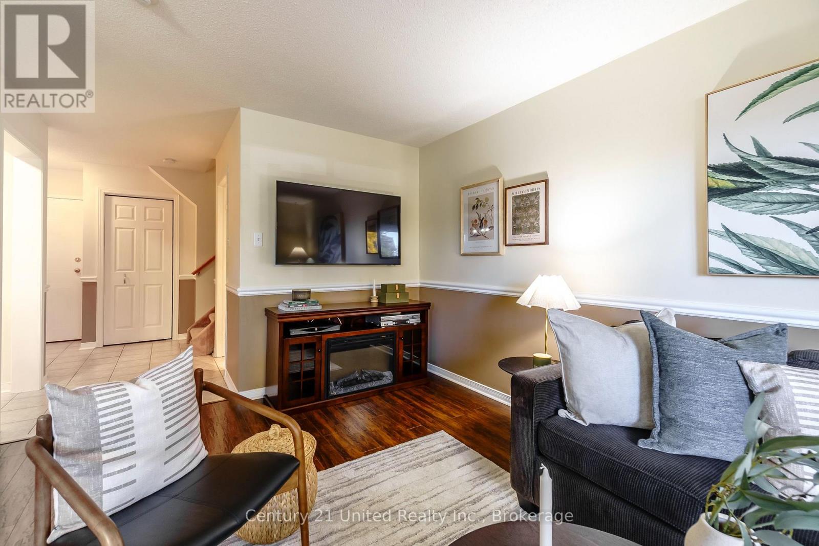 #15 36 CHAMPLAIN CRESCENT - 8