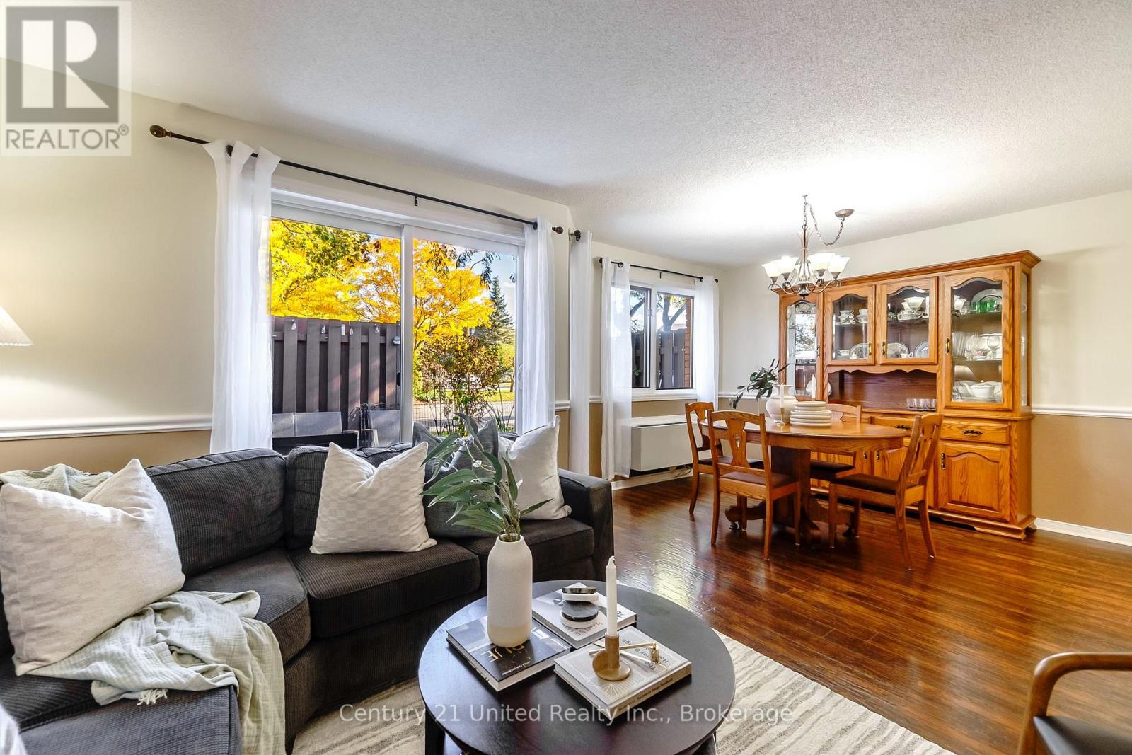 #15 36 CHAMPLAIN CRESCENT - 9