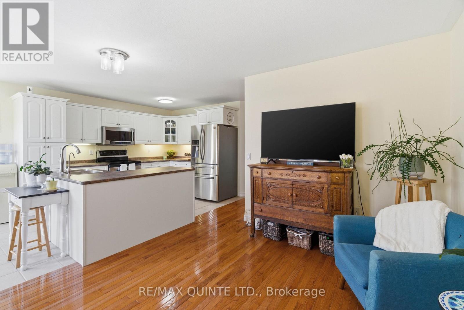 99 MCKENZIE STREET - 14