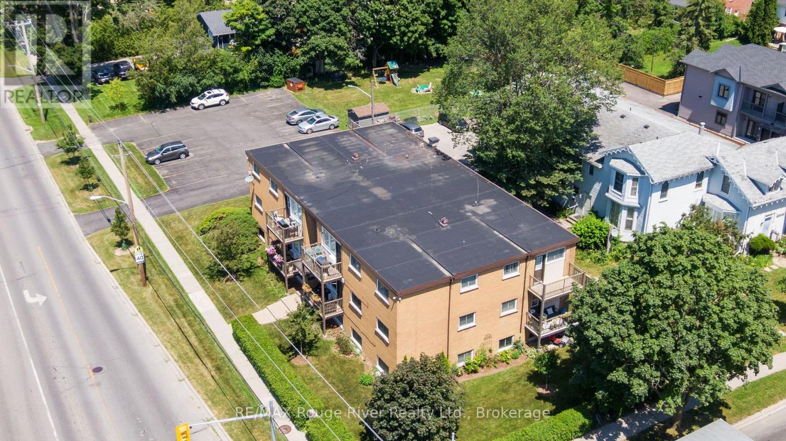 #11 242 DARCY STREET - 1
