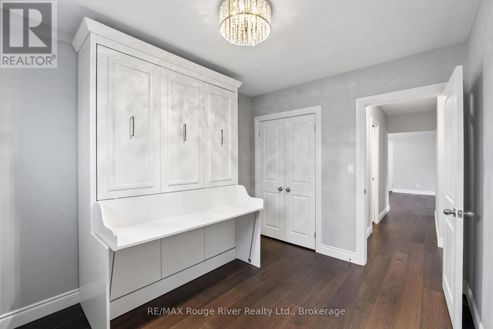 #11 242 DARCY STREET - 19