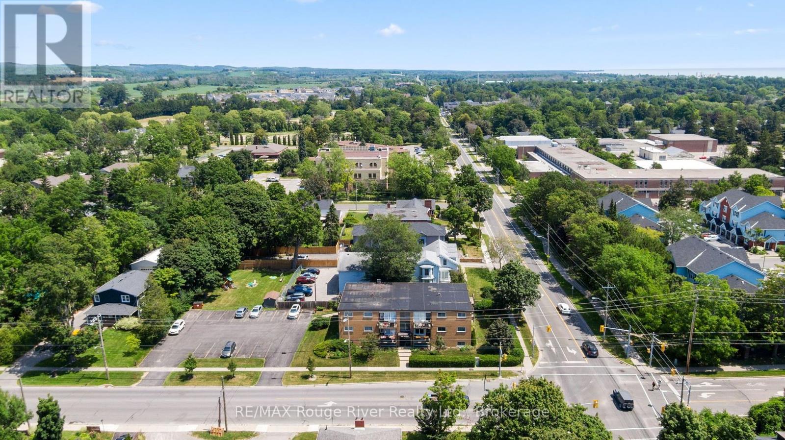 #11 242 DARCY STREET - 32