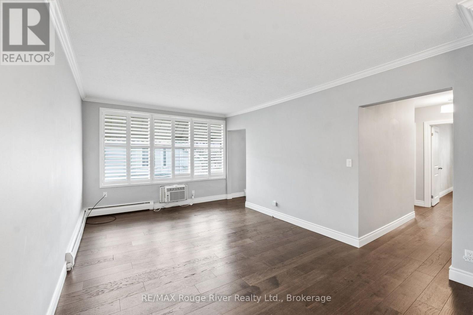 #11 242 DARCY STREET - 6