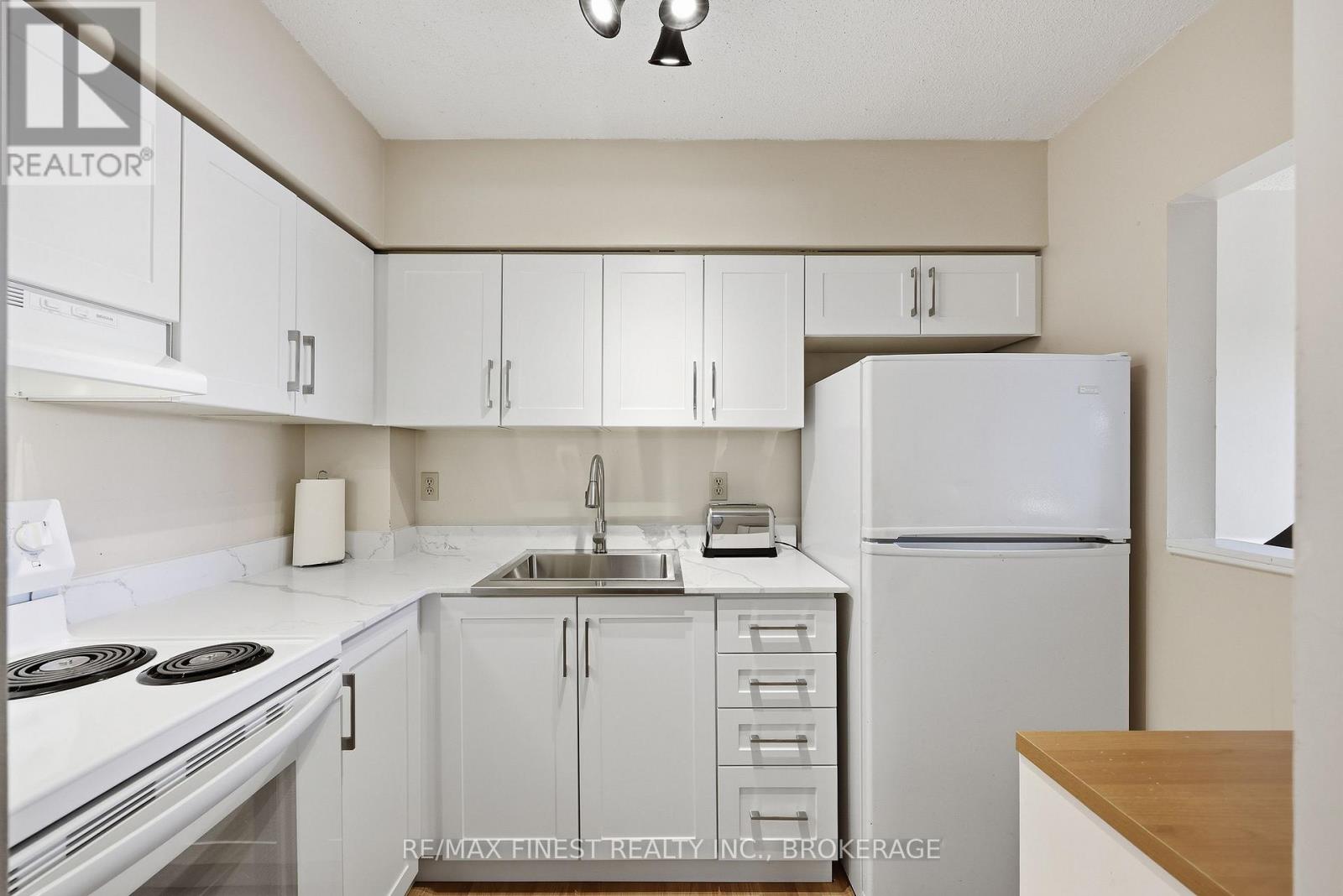 #610 745 DAVIS DRIVE - 14